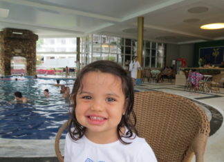 Um paraíso para famílias: Mavsa Resort & SPA Viagem do Blog ao Mavsa Resort dentro do espaço coberto com piscina aquecida.